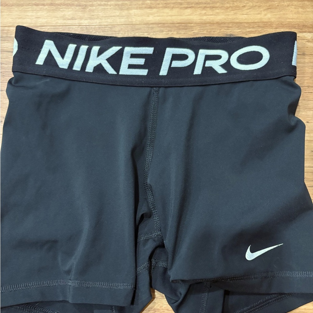 Extra small nike pro shorts for girls, slightly worn still in good condition